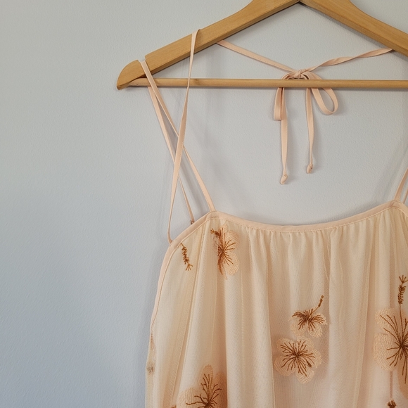 TOBI Donna Floral Embroidered Cream Babydoll Open Back Mini Dress - Picture 14 of 15